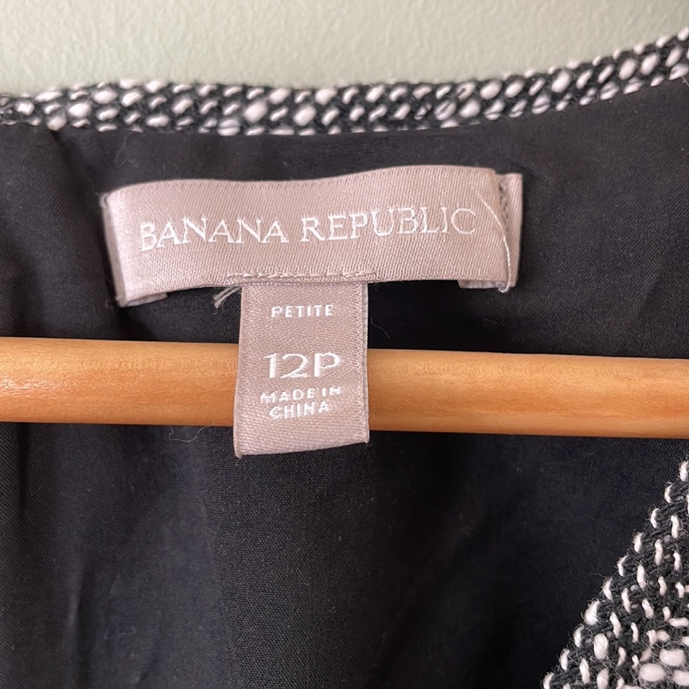Banana Republic Sleeveless Shift Dress - Picture 4 of 4